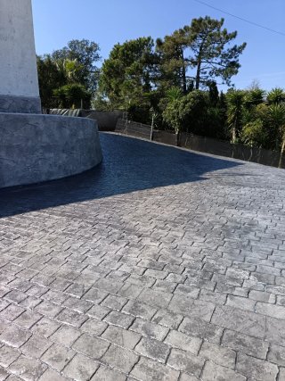 Hormigón impreso para garajes y rampas Girona