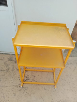 Estantería Metálica Amarilla