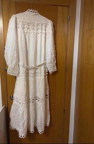 Vestido blanco largo.