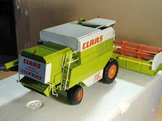 Maqueta Claas Commandor 116 con C660