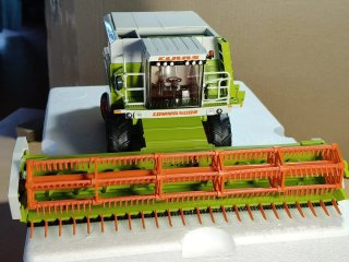 Maqueta Claas Commandor 116 con C660
