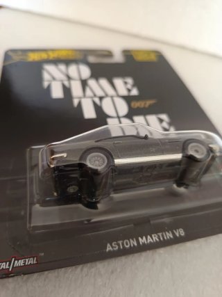 hot wheels premium aston martin v8