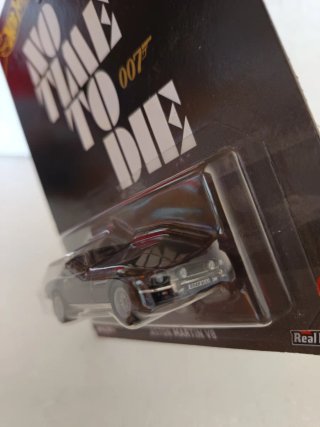 hot wheels premium aston martin v8