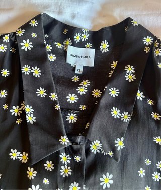 Blusa Bimba y Lola floral negra holgada