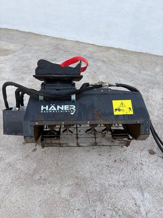 Desbrozadora para máquina giratoria