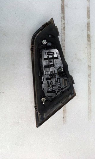 8v4945094a piloto trasero audi a3 sportback 523315