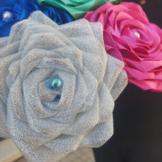 Flores de tela hechas a mano