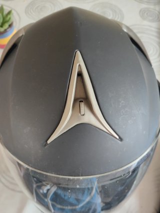 Casco de moto negro