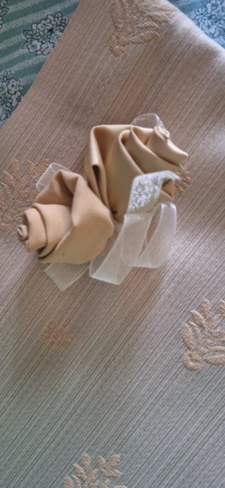 Pochette stoffa fatta a mano con fiore
