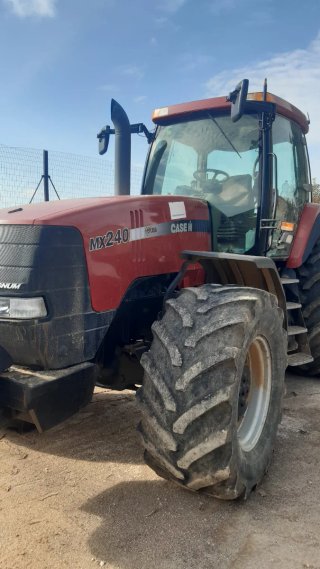 Tractor Case MX240