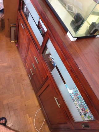 Conjunto aparador, mesa y espejo
