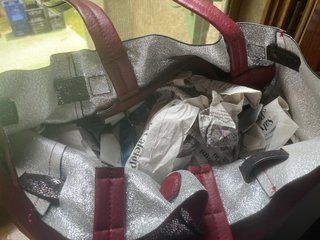 Borsa a sacco bordeaux con dettagli argento