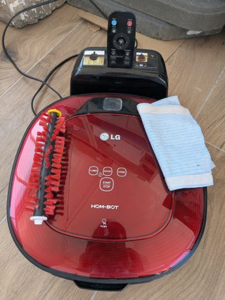 Aspiradora Robot LG Hom-Bot Roja