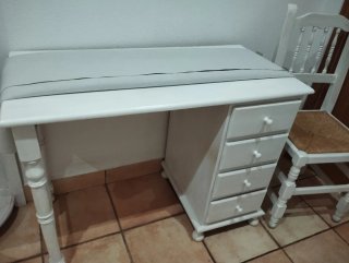 Mesa escritorio y silla