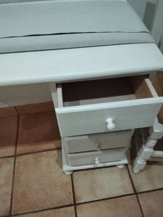 Mesa escritorio y silla