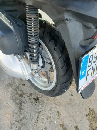 Honda SH 300i Scooter Negra en muy buen estado