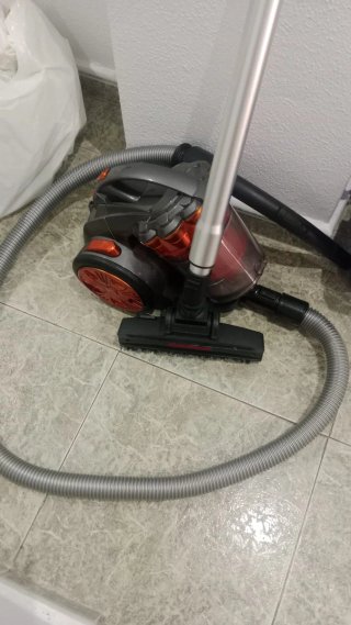 Aspiradora con bolsa y accesorios