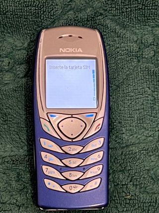 Teléfono Nokia 6100 Vintage sin batería