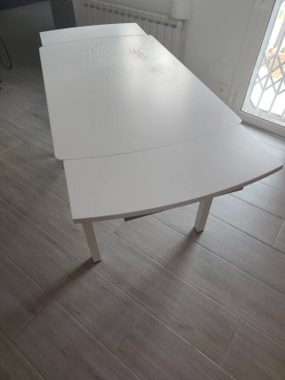Mesa de cocina y 4 sillas