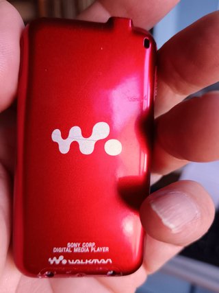 Walkman Sony NWZ-S615F Rojo