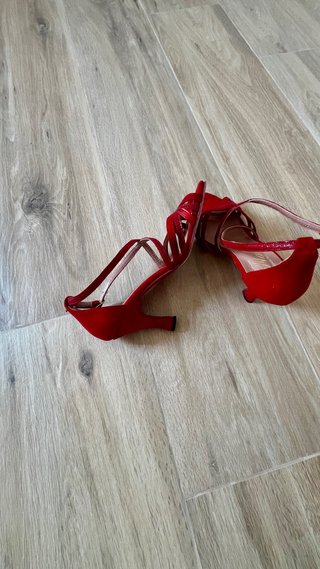 Zapatos de baile rojos T-37. NUEVOS