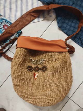 Set 3 capi di  abbigliamento donna + borsa
