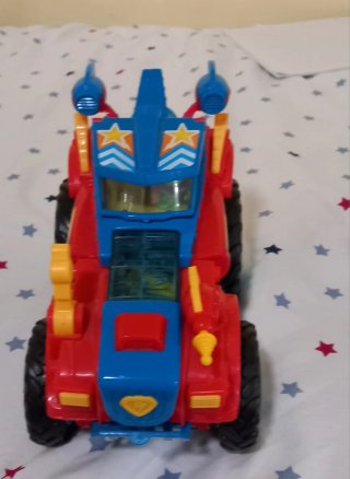 Camión Monster SuperThings Rojo y Azul