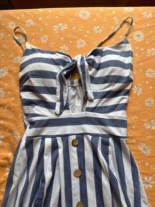 Vestido de rayas azul y blanco
