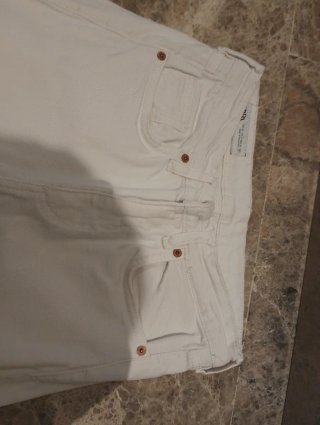 Pantalón vaquero Zara blanco mujer