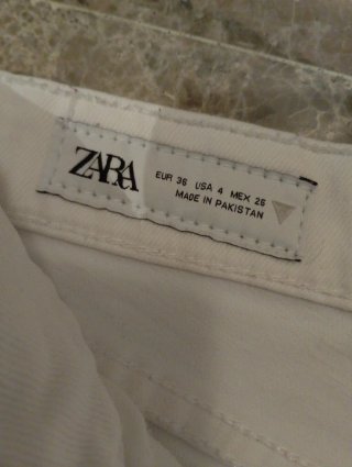 Pantalón vaquero Zara blanco mujer