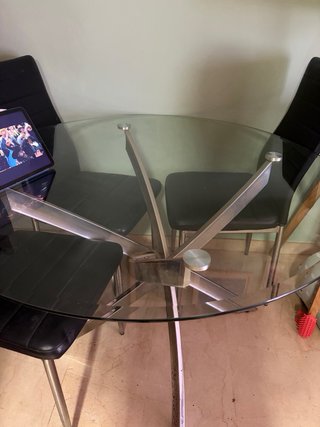 Mesa comedor cristal  regalo 4sillas desmontada