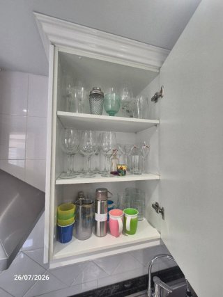 Cocina lacada y encimera marmol