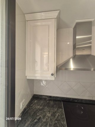 Cocina lacada y encimera marmol