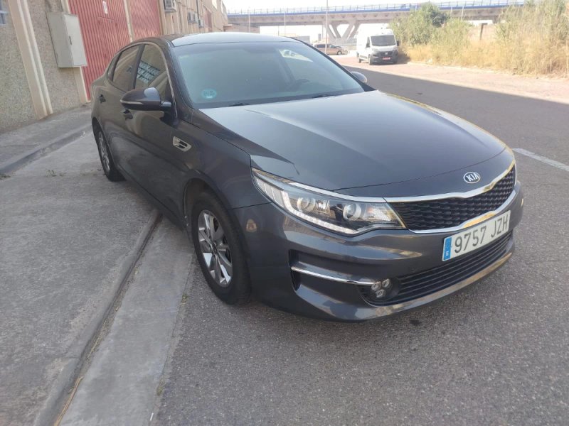 KIA Optima 2018 - foto 1