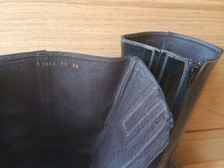 Botas elegantes de piel negras