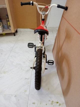 Bicicleta infantil Monty blanca y roja