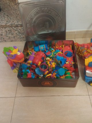 Superthings Caja de Juguetes y Camión de Rescate