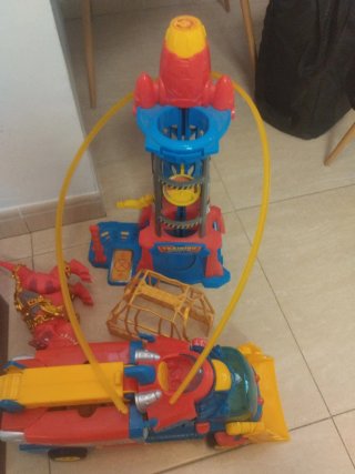 Superthings Caja de Juguetes y Camión de Rescate