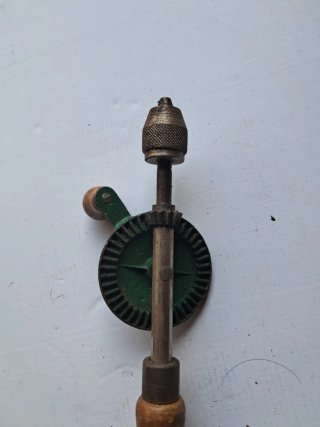 Taladro manual Berniqui