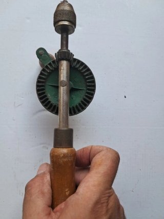Taladro manual Berniqui
