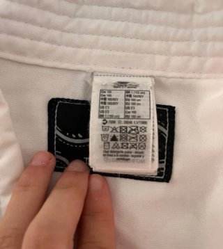 Mono de karate blanco