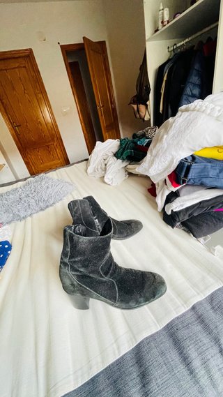 Zapatos negros mujer con pedrería