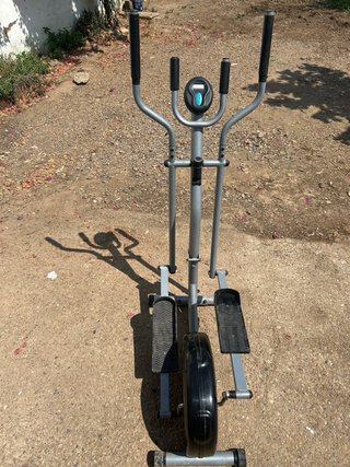Bicicleta Elíptica Gris y Negra