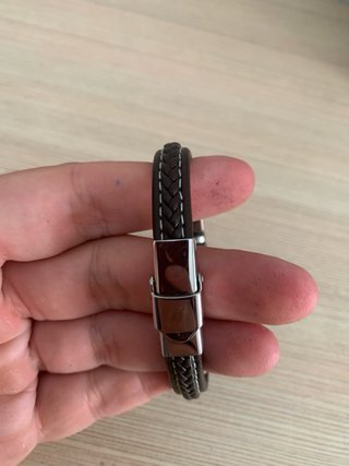 Pulsera cuero y acero con abalorios