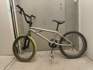 Bicicleta BMX B'Twin (Decathlon)