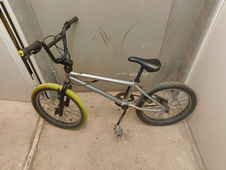 Bicicleta BMX B'Twin (Decathlon)