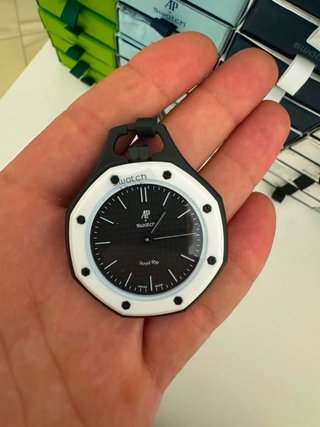 Swatch Royal Pop Ocho Negro