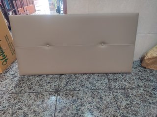 Cabecero de cama beige polipiel