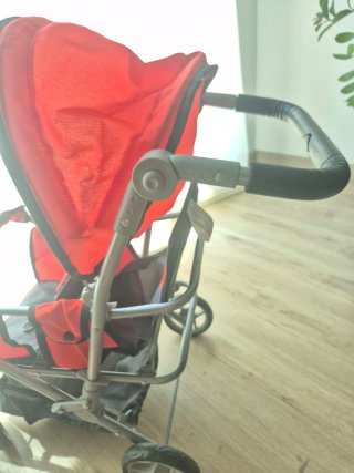 Carrito gemelar para muñecas rojo y gris