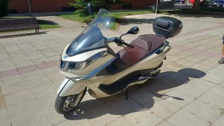 Piaggio X10 500cc Maxi Scooter Beige